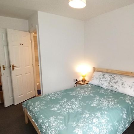 Bright, Chilled Ensuite Db Room In A Shared Flat! London Kültér fotó