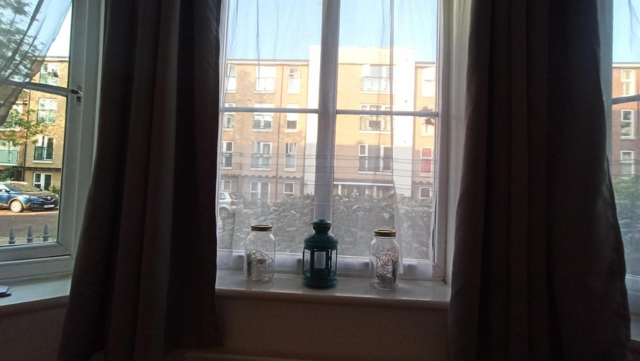 Bright, Chilled Ensuite Db Room In A Shared Flat! London Kültér fotó