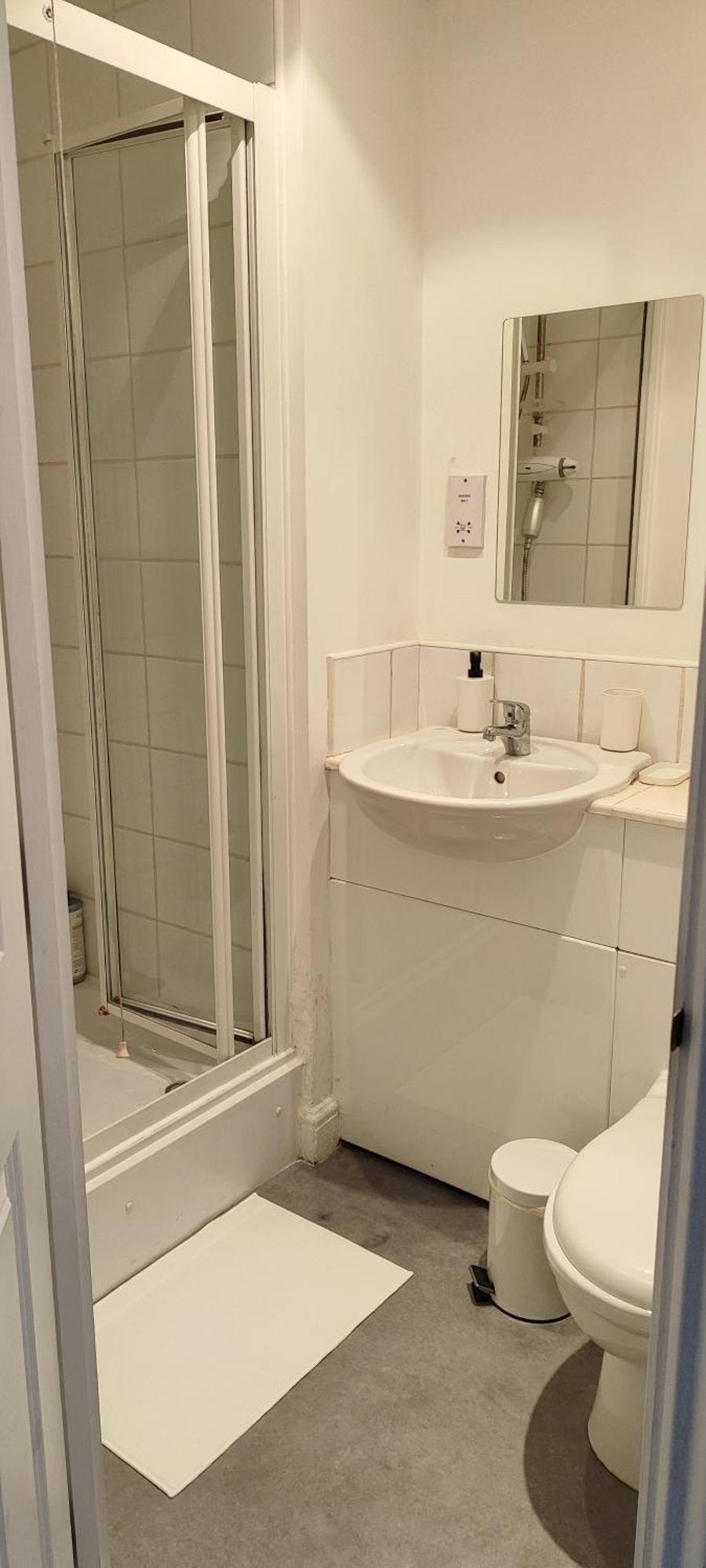 Bright, Chilled Ensuite Db Room In A Shared Flat! London Szoba fotó