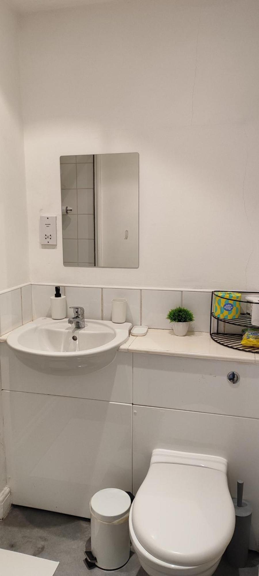 Bright, Chilled Ensuite Db Room In A Shared Flat! London Szoba fotó